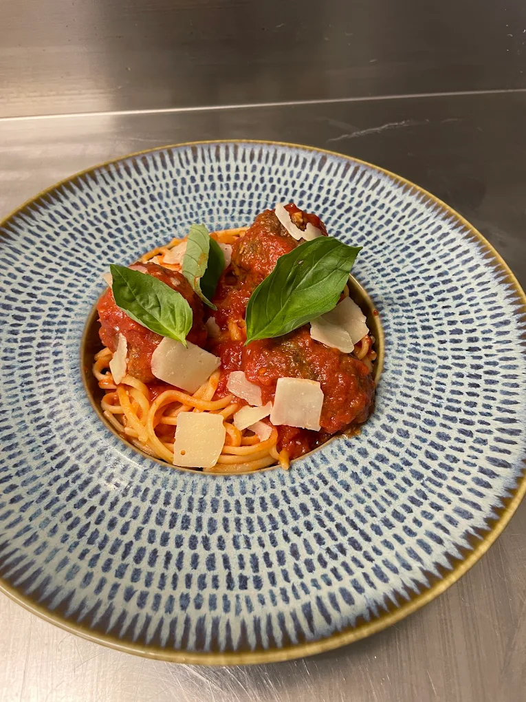 Pâtes italiennes servies chez Amore Pizza